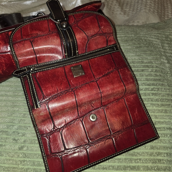 Dooney & Bourke Red Croc-Embossed Shoulder Bag Set - Picture 3 of 5